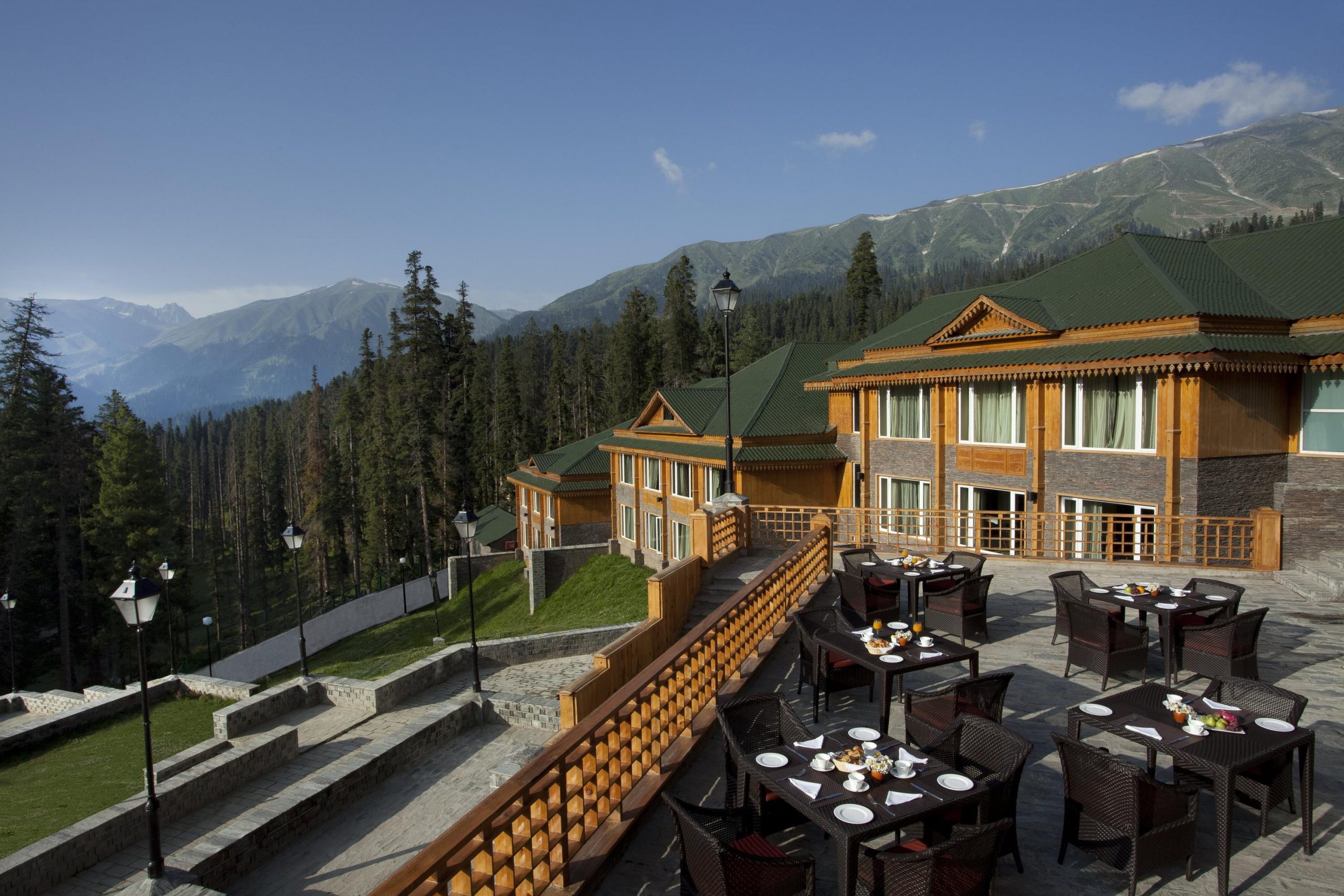 Khyber hotels gulmarg